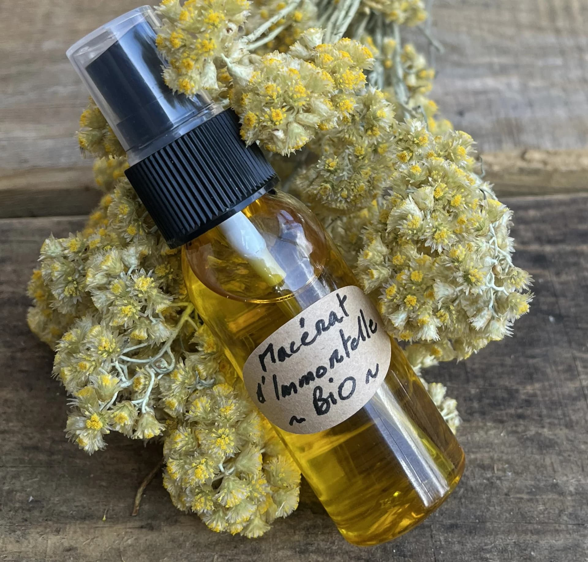 Logo HELYDORA Macérât huileux d'immortelle Corse