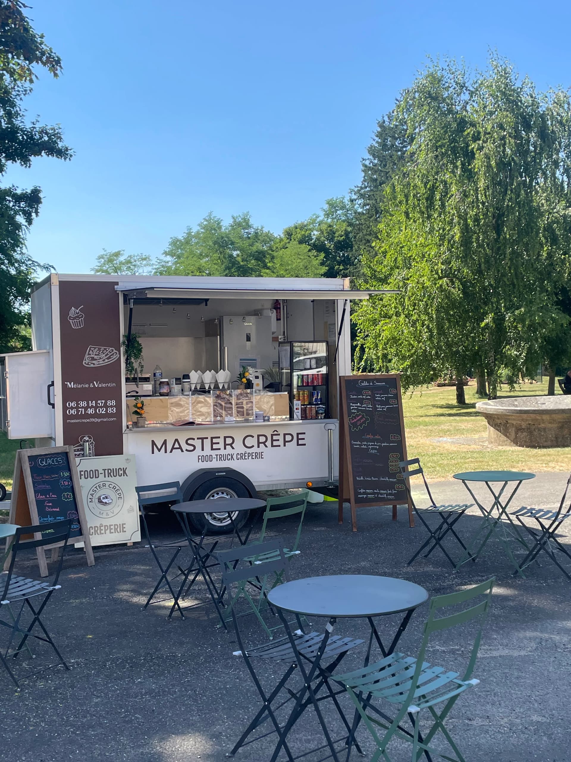 Logo Master Crêpe | Food truck et pâtisserie dans le Jura